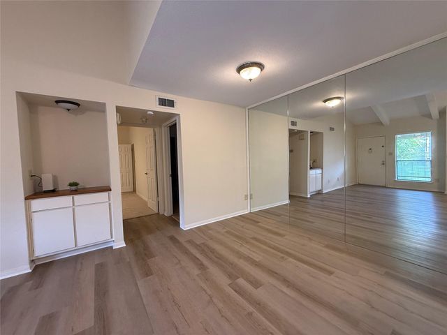 5711 Sugar Hill Drive 26, Houston, TX 77057