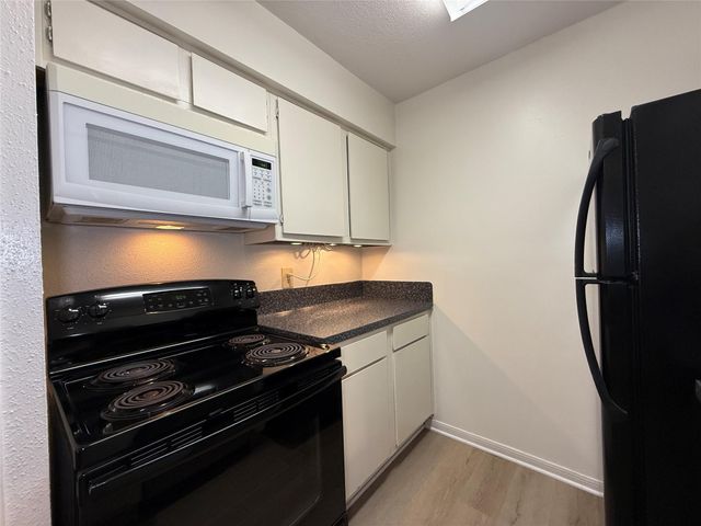 5711 Sugar Hill Drive 26, Houston, TX 77057