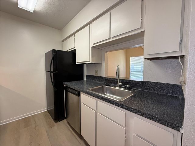 5711 Sugar Hill Drive 26, Houston, TX 77057