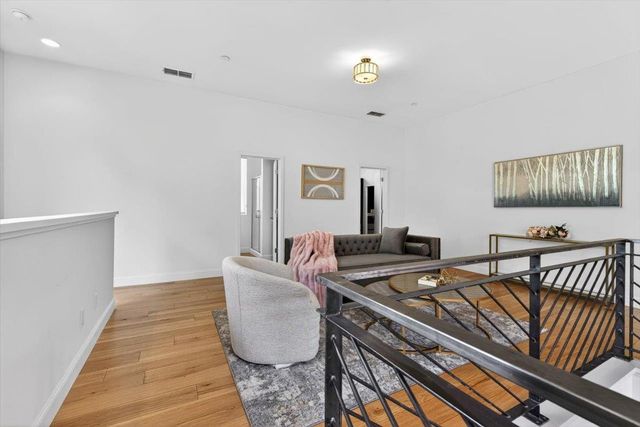 784 Ore Ct, West Sacramento, CA 95691