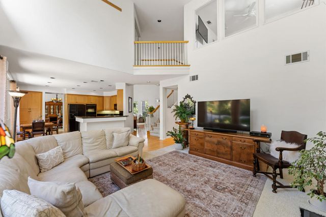 2039 Alborada Drive, Camarillo, CA 93010