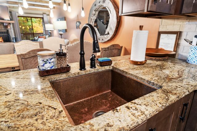 1155 Upper Alpine Way, Gatlinburg, TN 37738