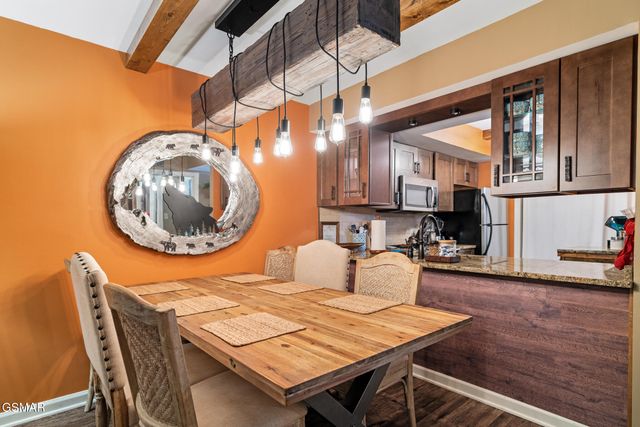 1155 Upper Alpine Way, Gatlinburg, TN 37738