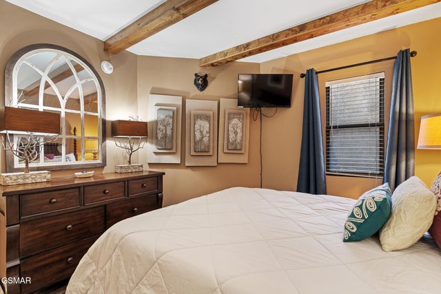 1155 Upper Alpine Way, Gatlinburg, TN 37738