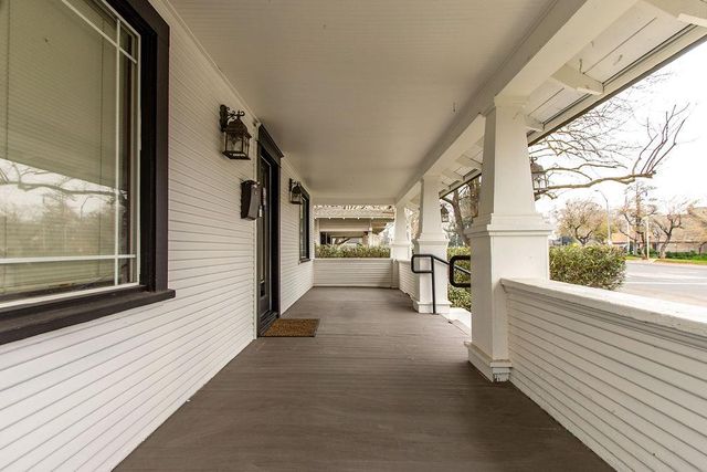 737 E Main St, Turlock, CA 95380