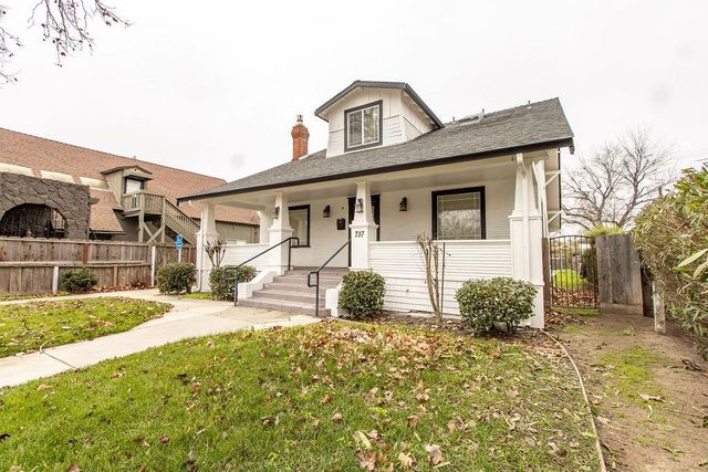 737 E Main St, Turlock, CA 95380