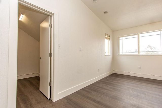 737 E Main St, Turlock, CA 95380