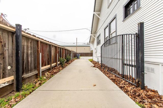 737 E Main St, Turlock, CA 95380