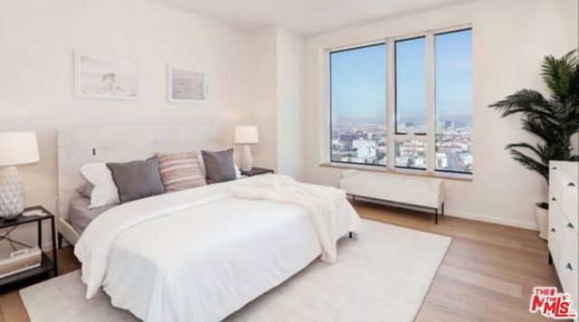889 Francisco 2008, Los Angeles, CA 90017