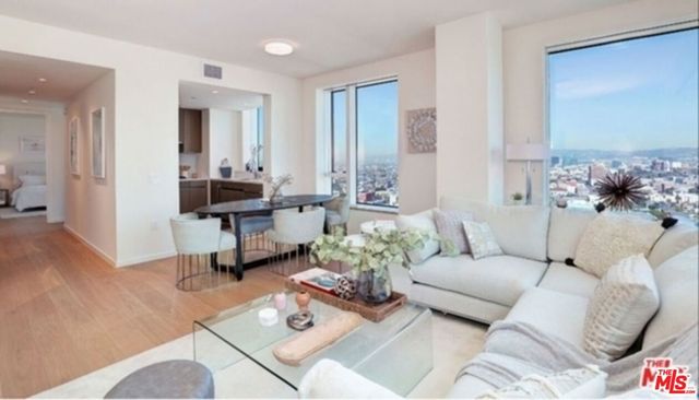 889 Francisco 2008, Los Angeles, CA 90017