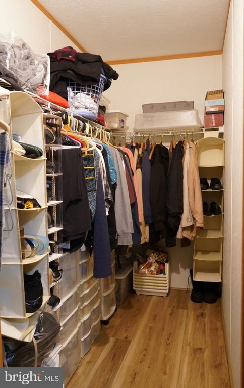 Image 11 of property listing at 121 CHALET LN, Vineland, NJ 08360