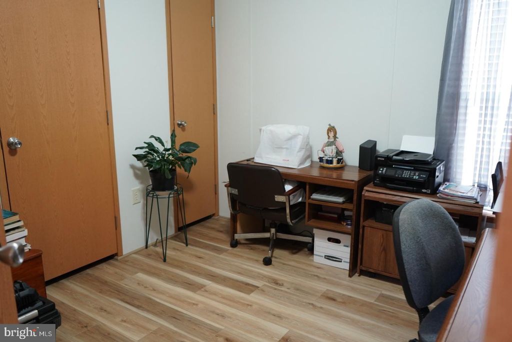 Image 12 of property listing at 121 CHALET LN, Vineland, NJ 08360