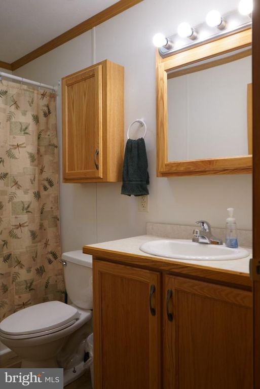 Image 13 of property listing at 121 CHALET LN, Vineland, NJ 08360