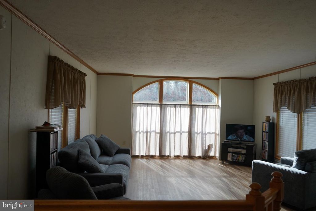 Image 6 of property listing at 121 CHALET LN, Vineland, NJ 08360