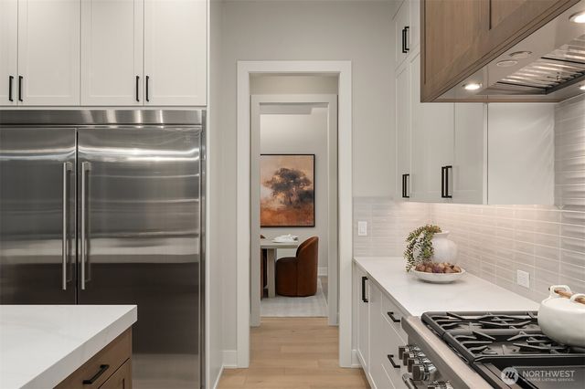 12416 94th Avenue NE, Kirkland, WA 98034