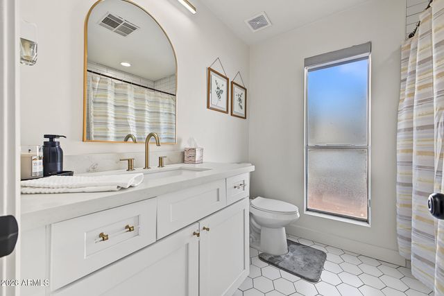 3661 W LAREDO Street, Chandler, AZ 85226
