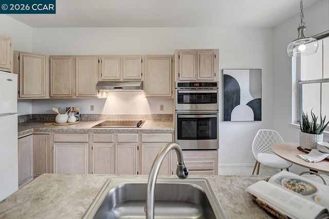 1860 Tice Creek Dr 1427, Walnut Creek, CA 94595