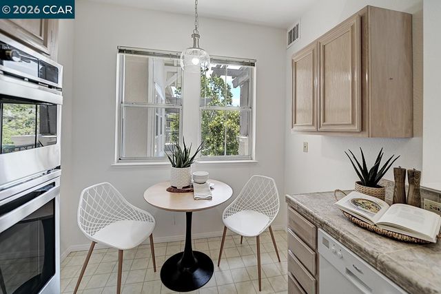 1860 Tice Creek Dr 1427, Walnut Creek, CA 94595