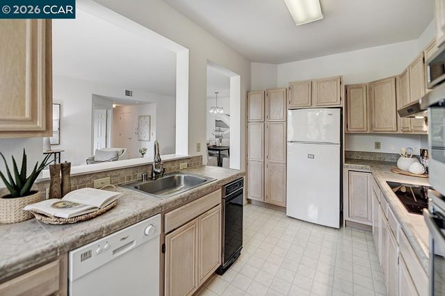 1860 Tice Creek Dr 1427, Walnut Creek, CA 94595