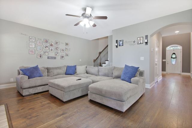 1240 Golden Eagle Way, Clarksville, TN 37040