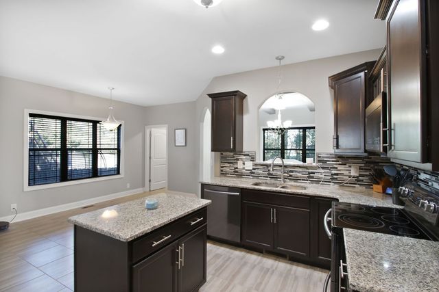 1240 Golden Eagle Way, Clarksville, TN 37040