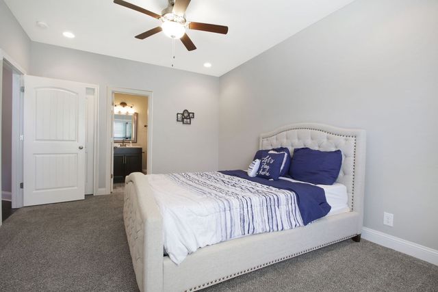 1240 Golden Eagle Way, Clarksville, TN 37040
