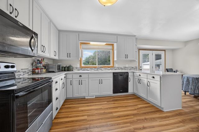1525 11th Avenue NE, Rochester, MN 55906