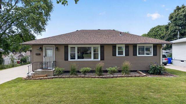 1525 11th Avenue NE, Rochester, MN 55906