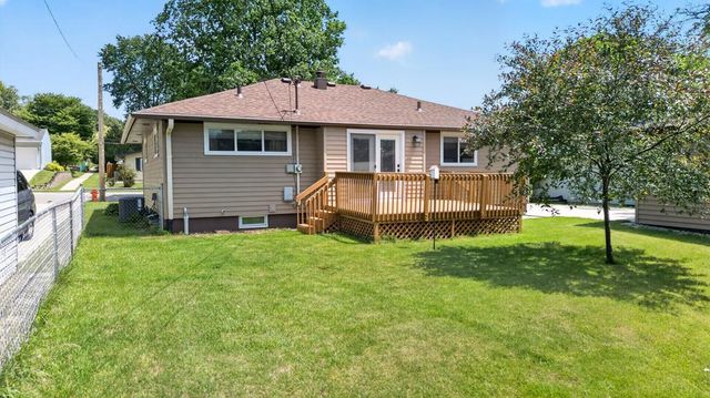 1525 11th Avenue NE, Rochester, MN 55906