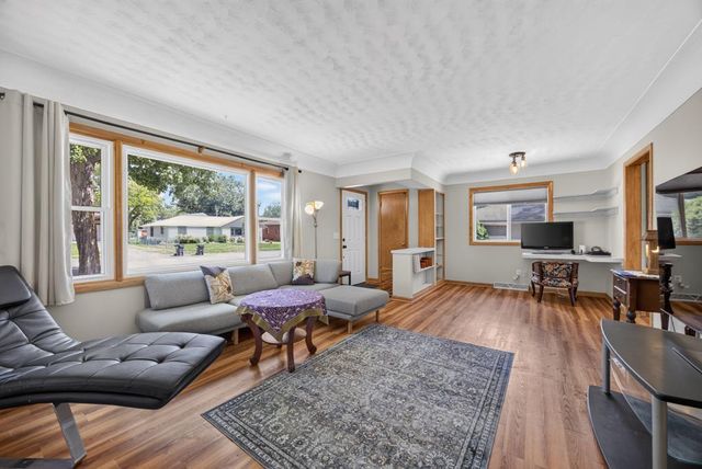 1525 11th Avenue NE, Rochester, MN 55906