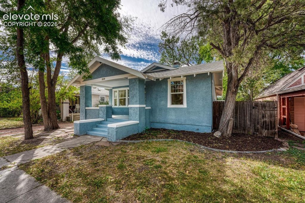 209 E Washington Street, Colorado Springs, CO 80907 — photo 2