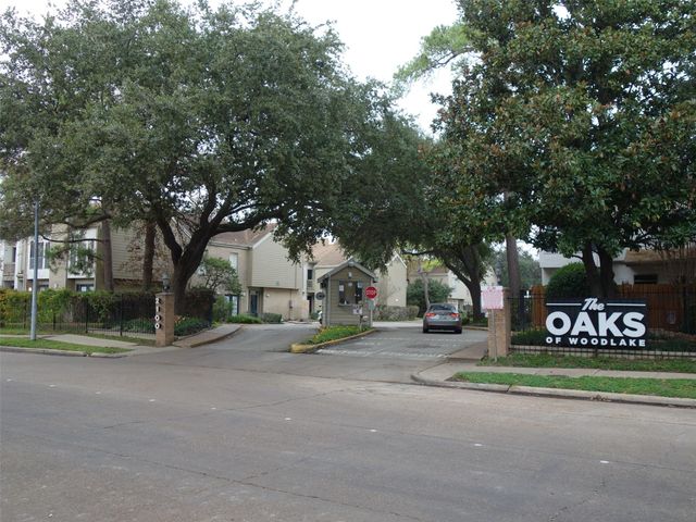 2100 Tanglewilde Street 538, Houston, TX 77063