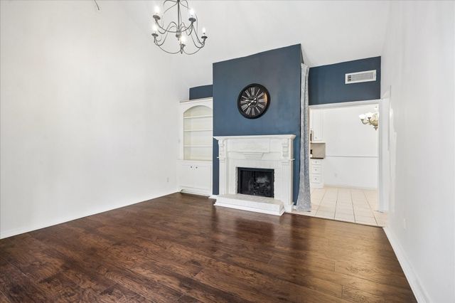 2100 Tanglewilde Street 538, Houston, TX 77063