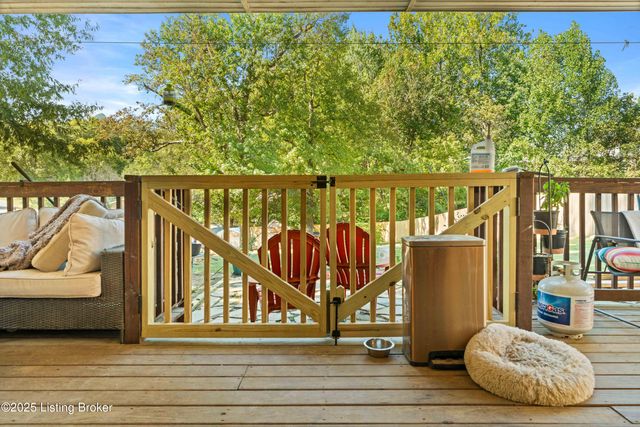 2403 Windsor Forest Dr, Louisville, KY 40272