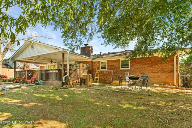 2403 Windsor Forest Dr, Louisville, KY 40272