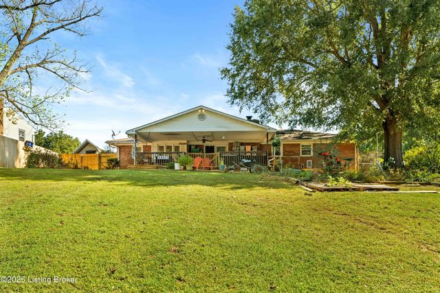 2403 Windsor Forest Dr, Louisville, KY 40272