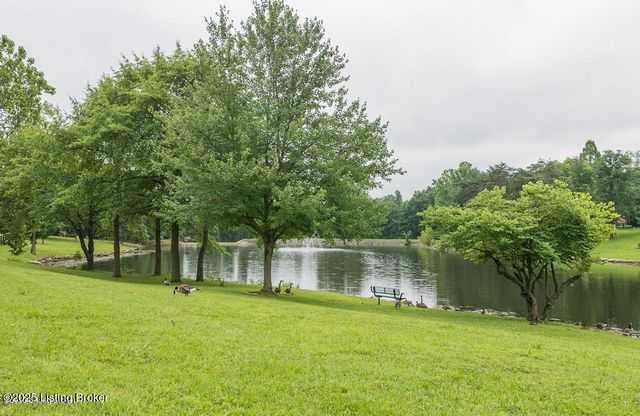 2403 Windsor Forest Dr, Louisville, KY 40272