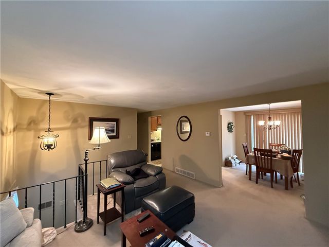 1185 Bucknell Dr, Monroeville, PA 15146