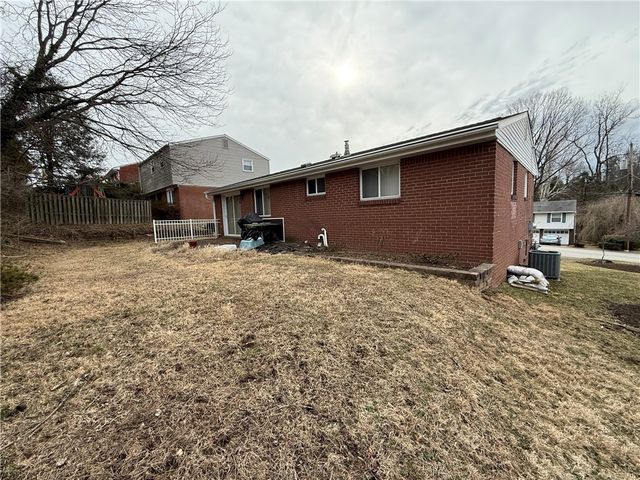 1185 Bucknell Dr, Monroeville, PA 15146