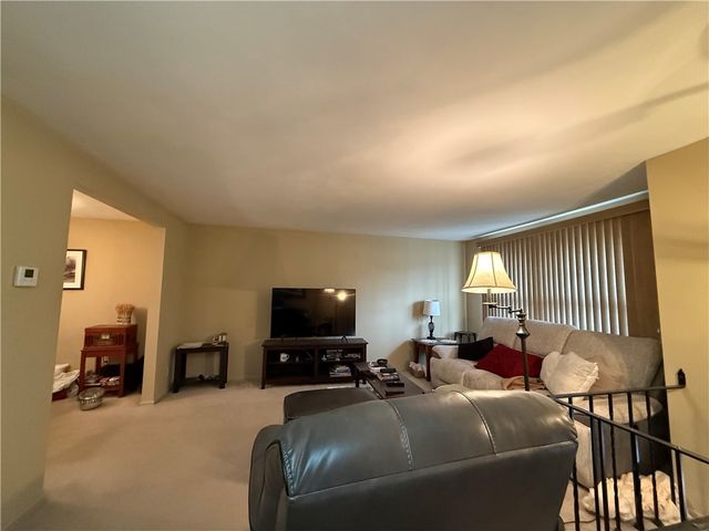 1185 Bucknell Dr, Monroeville, PA 15146