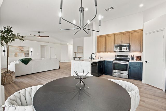 8123 E DES MOINES Street, Mesa, AZ 85207