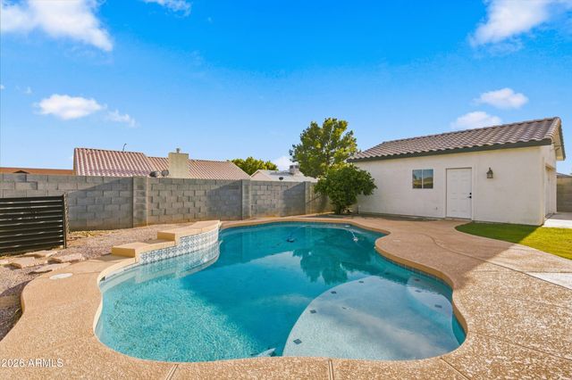 8123 E DES MOINES Street, Mesa, AZ 85207