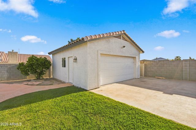 8123 E DES MOINES Street, Mesa, AZ 85207