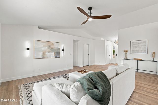 8123 E DES MOINES Street, Mesa, AZ 85207