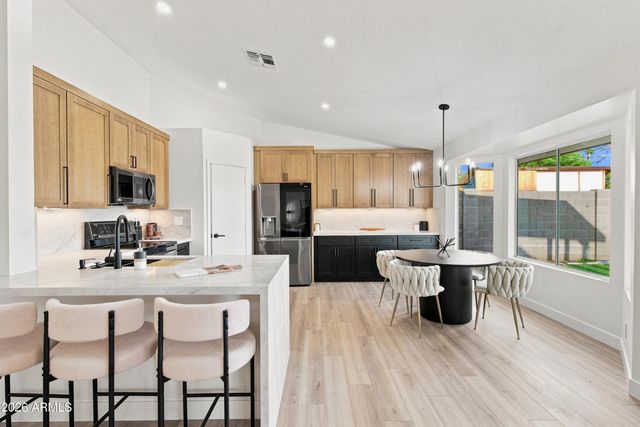 8123 E DES MOINES Street, Mesa, AZ 85207