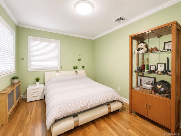 3 Carolyn Court, Syosset, NY 11791