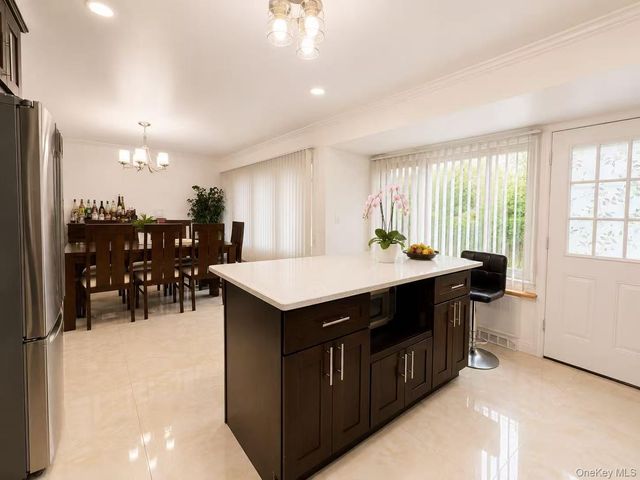 3 Carolyn Court, Syosset, NY 11791