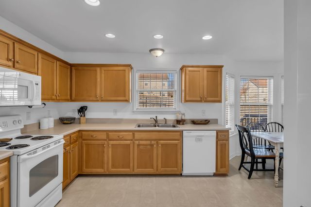 2272 Dewey Dr, Spring Hill, TN 37174