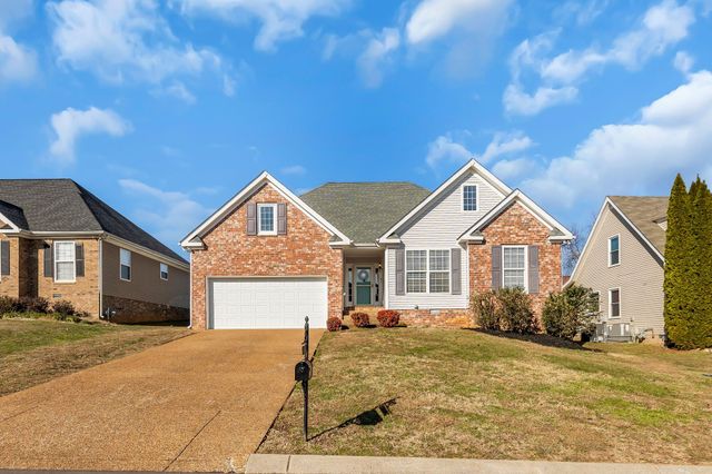 2272 Dewey Dr, Spring Hill, TN 37174