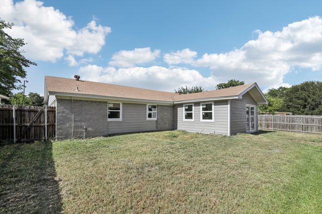 3436 Woodbridge Drive, Forest Hill, TX 76140